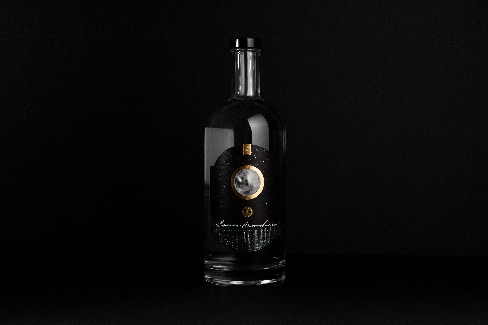 Carini Moonshiner, Etikettendesign auf Flasche, Bernhard Hafele, Vincent Hehle, viergestalten